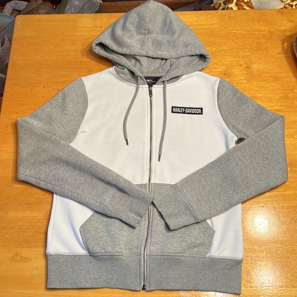 Harley Davidson women’s embroidered zip up hoodie. - Picture 6 of 14